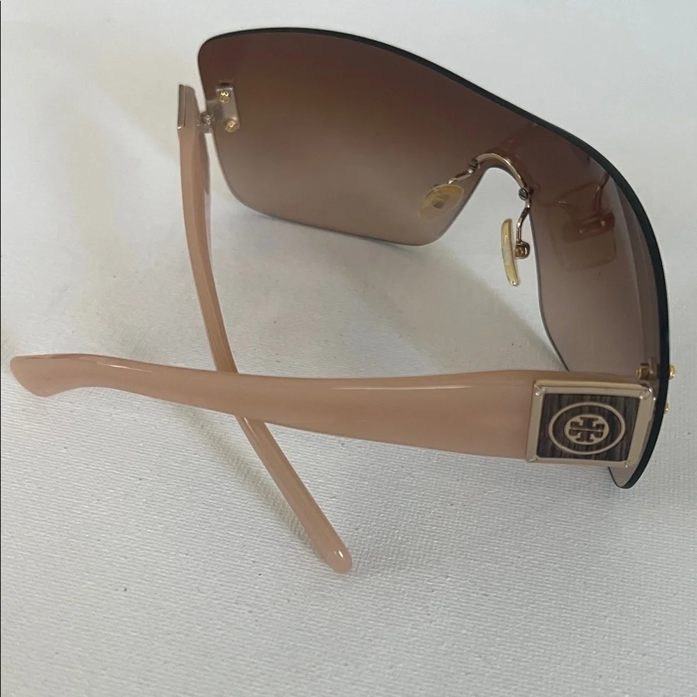 Tory Burch saffiano style